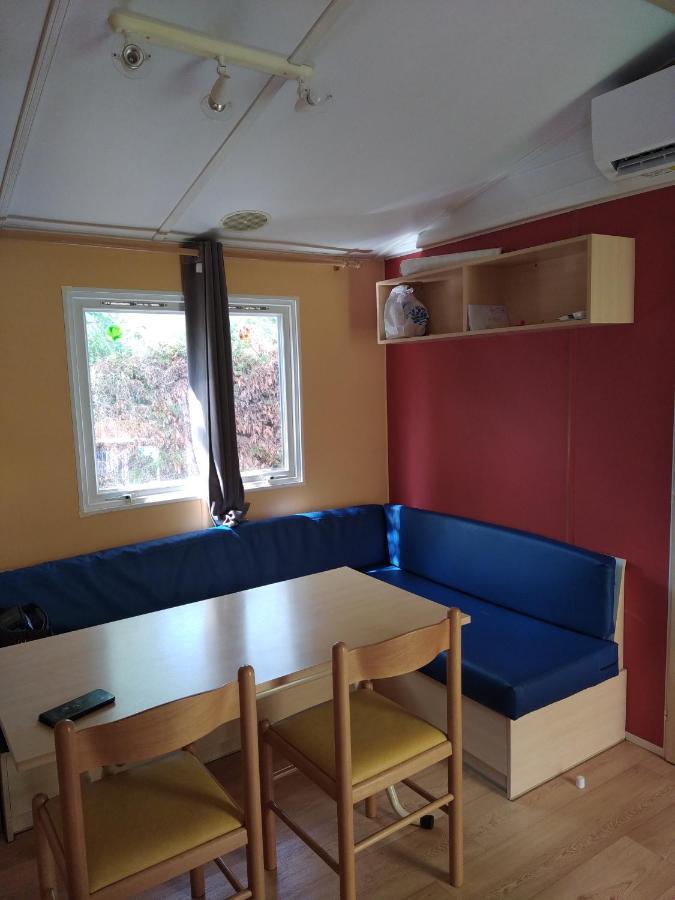 Camping Homair Domaine Des Iscles Mobil-Home Climatise ลาโรคด็องเตรง ภายนอก รูปภาพ